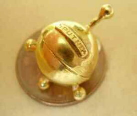 【送料無料】ネックレス　ゴールドスプートニク**9ct gold sputnik laika dog charm** fully hallmarked