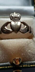 �y���������z�l�b�N���X�@9ct�T�C�Yv�A�C�������hcladdaghvgc9ct gold heavy larger size v, irish claddagh ring, vgc