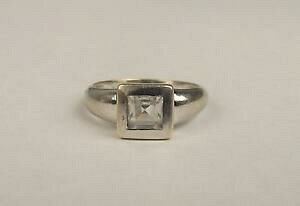 yzlbNX@zCgS[hzCggp[YOTCYAJ9ct white gold white topaz ring uk size n us 6