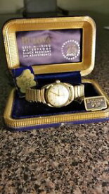 【送料無料】　腕時計　ヴィンテージメンズセルフジュエルサンバーストウォッチvintage 1956 mens bulova self winding 23 jewels sunburst wristwatch watch runs