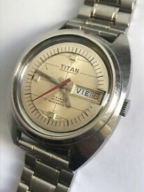【送料無料】　腕時計　ビンテージタイタンスイスカレンダーvintage titan watch automtic 17 rubis swiss made calendar