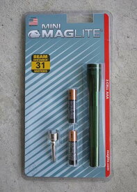 【ネコポス便対応】 電球モデル MINI MAGLITE ミニマグライト 2AAA　MG-M3A396V 本体色：グリーン【単4アルカリ電池×2本使用】　※パッケージがボックスになる場合があります。※LEDではありません。