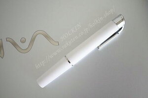 d NbvyCg d gpdrFP4dr2{ LEDł͂܂B1{̉iłBylR|X֑Ήz