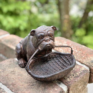 【東洋石創】おつかい (いぬ)【11118】【インテリア置物 ポリレジン製 オブジェ 置物 インテリア 贈り物 飾り 動物 いぬ 犬 イヌ おつかい カゴ かご 籠】【インボイス対応】