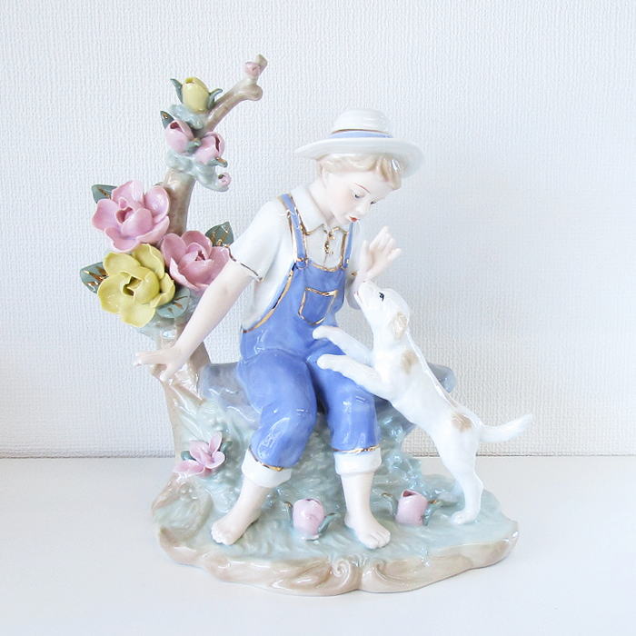 楽天市場】陶器 人形 スペイン調 オブジェ 『犬と男の子』 置物 置き物