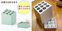 デザイン傘立てCUBEキューブ【本体と底部分が分離できるので、たまった雨水を流すのも簡単。もちろん掃除も楽にできます】