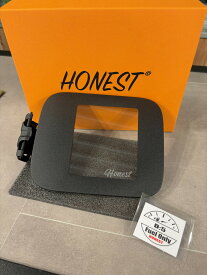 デリカ D:5 ガラスリッド 純正加工商品（きめ細かいラプター塗装）