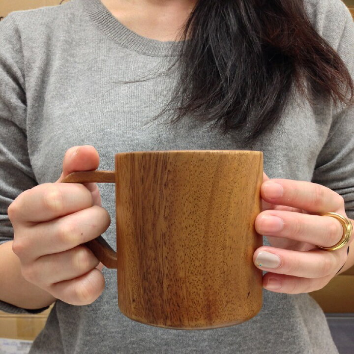 楽天市場 木素材のマグカップ ウッドマグ L ナチュラル 天然木 コーヒーカップ キッチン雑貨 おしゃれ ナチュラル キッチングッズ プレゼント 北欧 新生活 おしゃれ雑貨 引越し 引っ越し祝い かわいい コップ 女性 レディース 男性 メンズ Hono 照明 インテリア雑貨