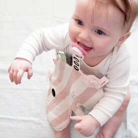 北欧発グレイッシュなブランケット！”Done by Deer（ダンバイディア）”コージーフレンド【おしゃぶりホルダー 昼寝 お出掛け デンマーク スカンジナビアンデザイン 綿 Oeko-tax 新生児 出産祝い】