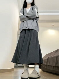 スカート レディース 秋冬 グレー ニット ミモレ丈 Aライン ハイウエスト フレア 体型カバー ゆったり 着痩せ 伸縮性 厚手 暖か 防寒 普段使い 通勤 通学 カジュアル シンプル きれいめ 無地 フレアスカート ロングスカート ニットスカート 膝下