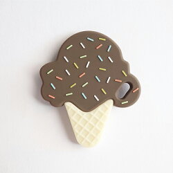 楽天市場 Fika フィーカ シリコン 歯固め アイスクリーム ジェラート 新生児 赤ちゃん ラトル 男の子 女の子 出産祝い ギフト ホップルタウン