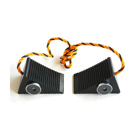 タイヤ歯止め フォークリフト用 マグネット付き 黒 ダブル 2個組 ロープ付 ワイド 合成ゴム製 W75×D124×H66mm yh1351