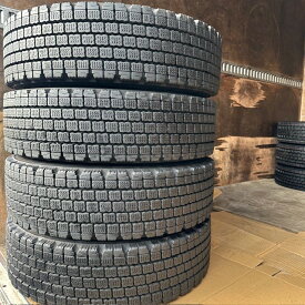 中古スタッドレスタイヤ　245/80R17.5 133/131 J　ブリヂストン　W910　スタッドレスタイヤ　245/80/17.5　4本　トラックタイヤ　トラックタイヤ　中古タイヤ　【2021年製造】