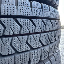 楽天市場】スタッドレスタイヤ 215／70r17．5 118／116lの通販