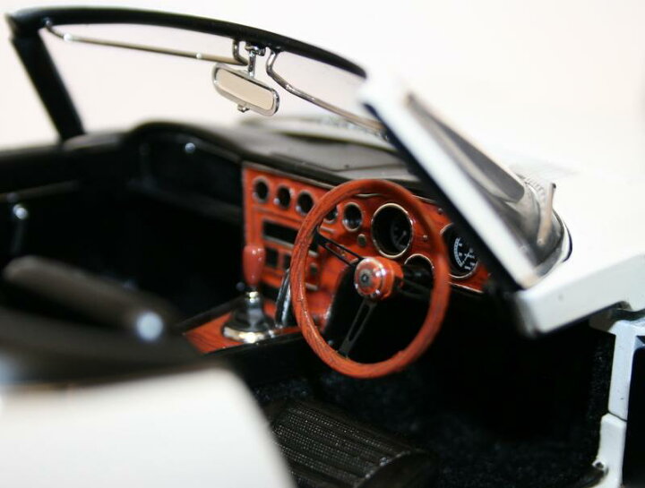 楽天市場】ミニカー 1/18 Autoart トヨタ2000GT 007は二度死ぬ 007 