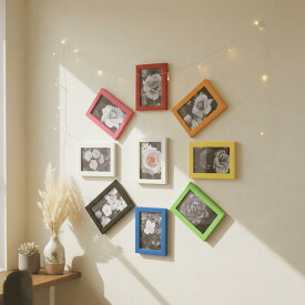 【25日★30枚★5%OFFクーポン】 壁の傷跡気にならない 壁掛け フォトフレーム Wall.it　(単品） ウォールイット フォトスタンド 写真立て 壁 傷つけない ポストカード フレーム ホッチキス おしゃれ 写真 額縁 安い L版 L判 紫 パープル バイオレット