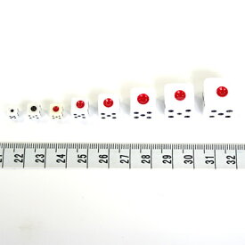 ユリアホワイトダイス　6面体　黒目/赤目　100個セット（約5mm～8mm）