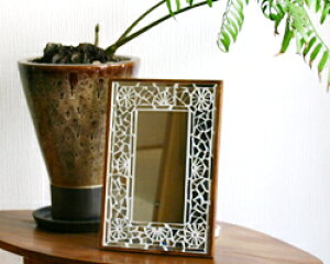 HUGIWi Mosaic Mirror S  X^h~[ ؐt[