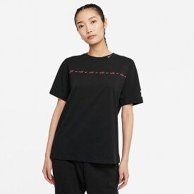 【SALE 40％OFF】NIKE(ナイキ) ナイキ スポーツウェア スウッシュ　ウィメンズ ボーイフレンド Tシャツ　DJ1839　カットソー　クルーネック　半袖　レディース