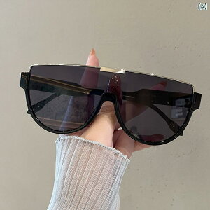 TOX Y ΌY X|[c ނ hCu V i   傫 t[ A ̂  ڂ TOX fB[X 傫  ₹Ă F X  t[