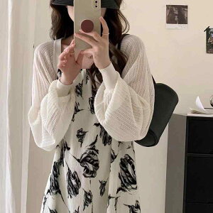 "レディース ラッシュガード 水陸両用 ウェア 紫外線対策 水着 " &quotレディース ラッシュガード 水陸両用 ウェア 紫外線対策 水着 &quot 透かし彫りの ショールは 夏に スカートの