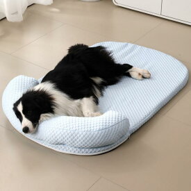 ペットベッド 犬猫用 夏用クーリングマット アイスビーン内蔵 通気性素材 涼感パッド 吸湿速乾 軽量設計 室内用 ペットハウス クッション 涼爽 通年対応可能 柔らかい触感