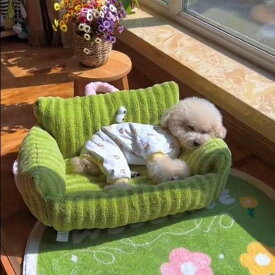 ペットベッド 犬猫用 ストライプ ソファスタイル かわいい大目 パステルカラー ふわふわ素材 クッション性 持ち運び便利 室内休憩 リラックス空間 中小型犬猫対応