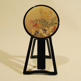 【80代女性】祖母へプレゼント！手になじむ和風デザインの手鏡を贈りたい。