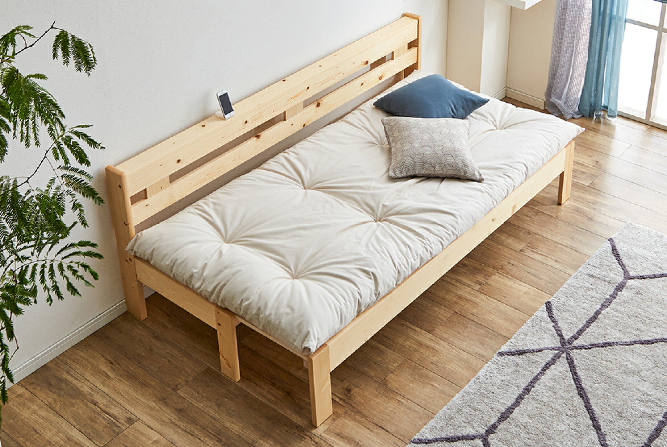 ソファーとベッドが一体化した便利さが特徴のソファーベッド 普段はソファー、 来客のみベッドとして使用するなど使い勝手が非常に優れた万能ベッドでもあります。