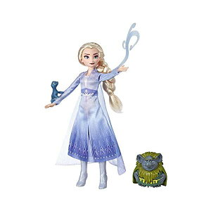 AiƐ̏2 GT T}_[  l` h[ tBMA fBYj[ Disney Frozen Elsa Fashion Doll in Travel Outfit Inspired by Frozen with Pabbie Salamander Figures