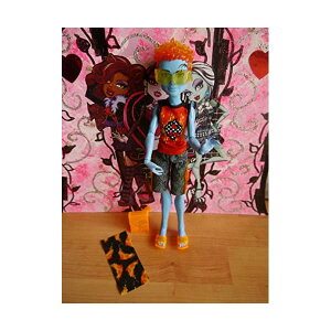�����X�^�[�n�C �h�[�� �l�` �t�B�M���A �����ւ� �������� �O�b�Y Monster High Swim Suit Holt Hyde Exclusive 10.5-Inch Doll