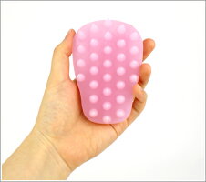 【犬】【猫】【ブラシ】ペッツルートフルーツ村のラバーブラシ。商品画像2。