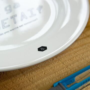 お皿ロゴ入りプレートDISHOFCONSIDERATION８寸皿ワンプレート＆NUTおさら食器おしゃれデザイン