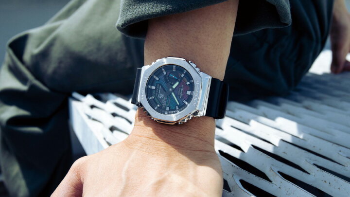 楽天市場】G-SHOCK Gショック メタルカバード レインボー文字板 GM 