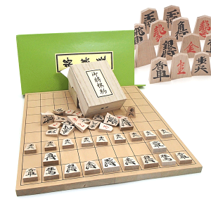 New 木製将棋盤セット 新桂5号折将棋盤と楓押し将棋駒(裏朱字)紙盤付