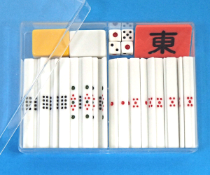 麻雀用品 携帯便利 麻雀白点棒(88本)とサイコロ4個 彫刻が出来る白牌2個・東南マーク プラスチックケース入り
