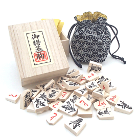 御将棋駒　天童将棋駒　特選　紫布　桐箱付き 御将棋駒 天童将棋駒 特選 紫布 桐箱付き 御将棋駒 天童将棋駒 特選 紫