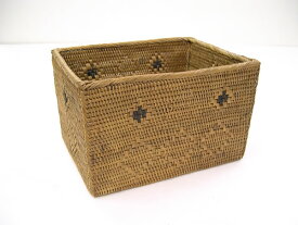 アタ製 角型かご　模様あり