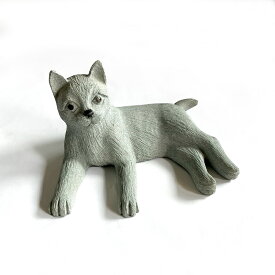 【現品限り】御影石の手作り猫、愛嬌のある姿勢のかわいい猫の置物、石の置物、玄関やエントランスの置物として、店飾りにも