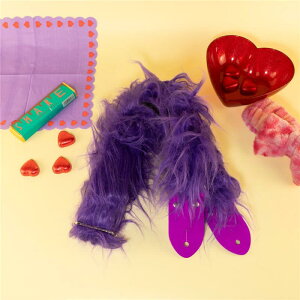 tsundrum_chan �ӂ�ӂ�M�^�[�X�g���b�v�@�p�[�v���b�yPURPLE KAORI Model�zFluffy Guitar Strap ? Purple