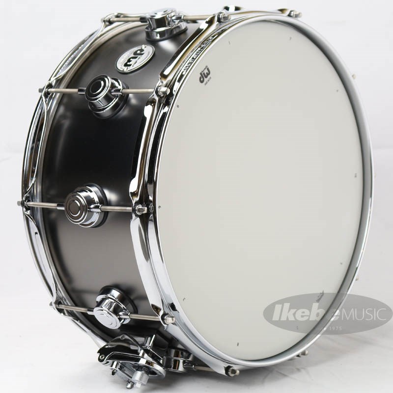 パーツカラ dw Collector's Satin Black Brass Snare Drum 14×6.5 [-SBB1465SD/BRASS/C]：イケベ楽器 イケシブ によってス