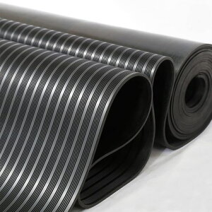 uyoyousガレージフローリングゴムマット厚さ3mm1m*3mトラック用マット滑り止めラバー黒耐熱・耐水性荷台シート駐車場倉庫農業地下室トレーラーに適用