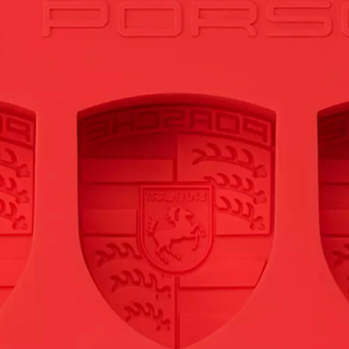 【 ポルシェ 純正 】 アイスキューブ トレー クレスト 製氷 トレイ シリコン製 プラリネ チョコレート Porsche オリジナル アクセサリー イルサ ポルシェ911シリコンアイスキューブトレイ???純正ポルシェ