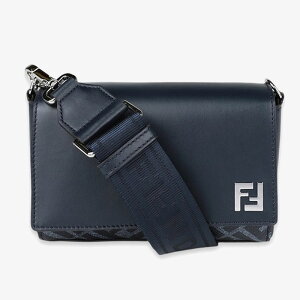 �q�N�[�|��5%OFF�r�t�F���f�B�^FENDI FF�X�N�G�A�[�h�R���p�N�gFF�W���J�[�h×���U�[ �΂ߊ|���V�����_�[�o�b�O�E���b�Z���W���[�E�N���X�{�f�B(�l�C�r�[) 7M0363 ASIC F1O97�^BLUE[�ԕiOK]