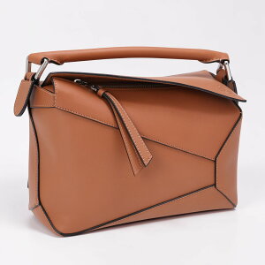 �q�N�[�|��5%OFF�r���G�x�^LOEWE PUZZLE BAG SMALL�E�p�Y���o�b�O �X���[�� (�N���V�b�N�J�[�t) 2WAY�E�n���h&�V�����_�[�o�b�O(�u���b�N�E�^��) A510P60XAC 1100�E2530�^BLACK�ETAN[�ԕiOK]