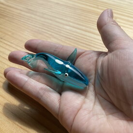 ガラス細工（クジラさん） タイ アジアン雑貨 輸入 バンコク かわいい お土産 おみやげ インテリア雑貨 硝子 置物 人気