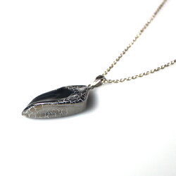【工房限定オリジナル商品】他にはありません。瑠璃釉磁器にプラチナを焼付けたオリジナル作品。両面デザイン外国人お土産やプレゼントに最高!伊万里焼ペンダント。【楽ギフ_包装選択】【楽ギフ_メッセ入力】★送料無料