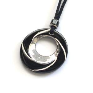 【工房限定オリジナル商品】他にはありません。黒釉白金彩貫入紐ネックレス。伊万里焼質感も上品な滑らかさで非常に人気もある作品。包装 ハードケース対応不可商品【楽ギフ_メッセ入