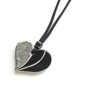 【工房限定オリジナル商品】他にはありません。黒釉白金彩貫入紐ネックレス。伊万里焼質感も上品な滑らかさで非常に人気もある作品。【楽ギフ_包装選択】【楽ギフ_メッセ入力】★送料