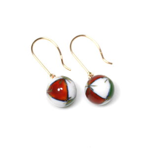 伊万里焼おしゃれな個性が光るピアス K10。染錦花文様がすてき下がりタイプ作品。【工房限定オリジナル商品】他にはありません。外国人お土産やプレゼントにも最高!【楽ギフ_包装選択